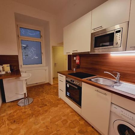 Sissi Royal Suite - Inner City 4 Bedroom Apartment Вена Экстерьер фото
