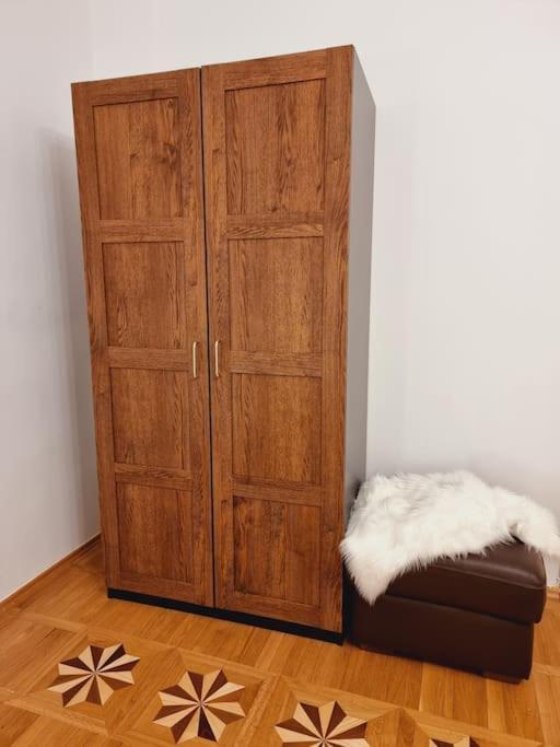 Sissi Royal Suite - Inner City 4 Bedroom Apartment Вена Экстерьер фото