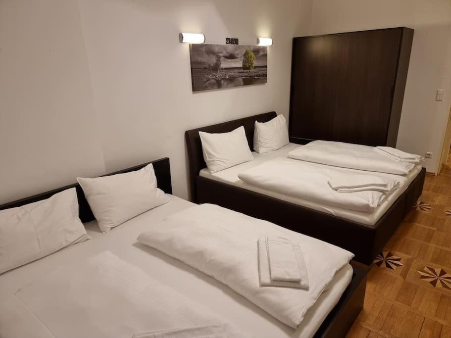 Sissi Royal Suite - Inner City 4 Bedroom Apartment Вена Экстерьер фото