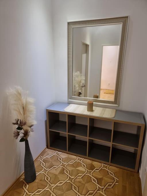 Sissi Royal Suite - Inner City 4 Bedroom Apartment Вена Экстерьер фото
